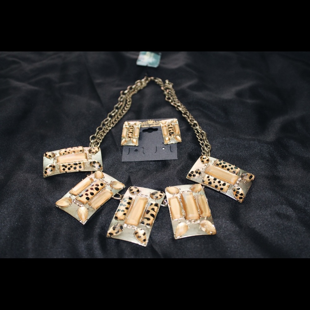 Leopard print necklace and earring bundle